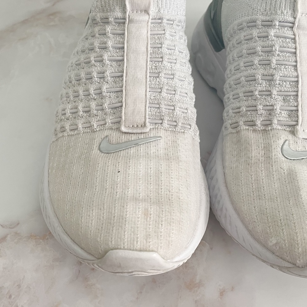 NIKE || React Phantom Sneakers - Picture 8 of 13